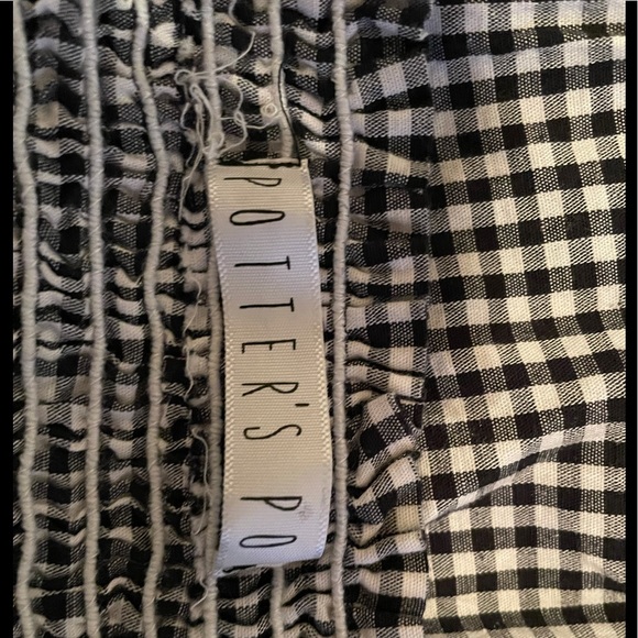 Black & White sleeveless top - Picture 2 of 2